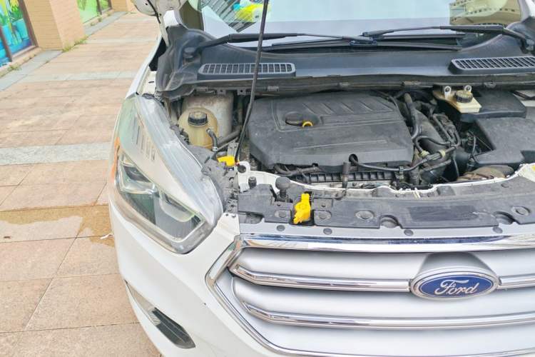 Used Ford Kuga 2017 EcoBoost 180 Two-Wheel-Drive Tiger Leap Model Engine Bay Right