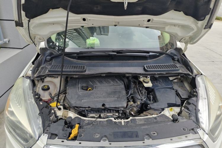 Used Ford Kuga 2017 EcoBoost 180 Two-Wheel-Drive Tiger Leap Model Engine Bay