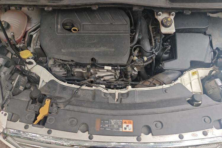 Used Ford Kuga 2017 EcoBoost 180 Two-Wheel-Drive Tiger Leap Model Engine Bay