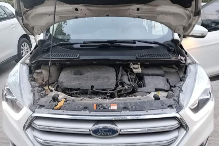 Used Ford Kuga 2017 EcoBoost 180 Four-Wheel Drive Luxury Wing Model Engine Bay