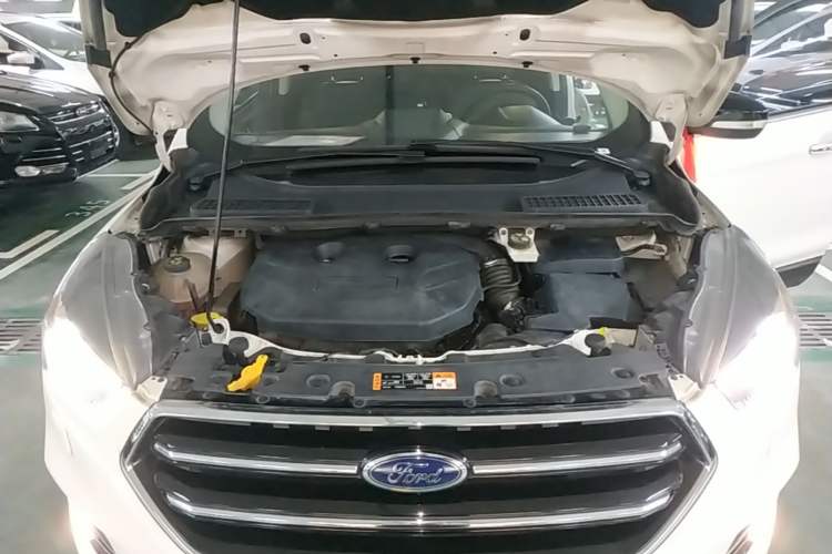 Used Ford Kuga 2017 EcoBoost 245 Four-Wheel-Drive Sport Model Engine Bay