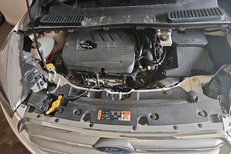 Used Ford Kuga 2017 EcoBoost 180 Two-Wheel-Drive Tiger Leap Model Engine Bay