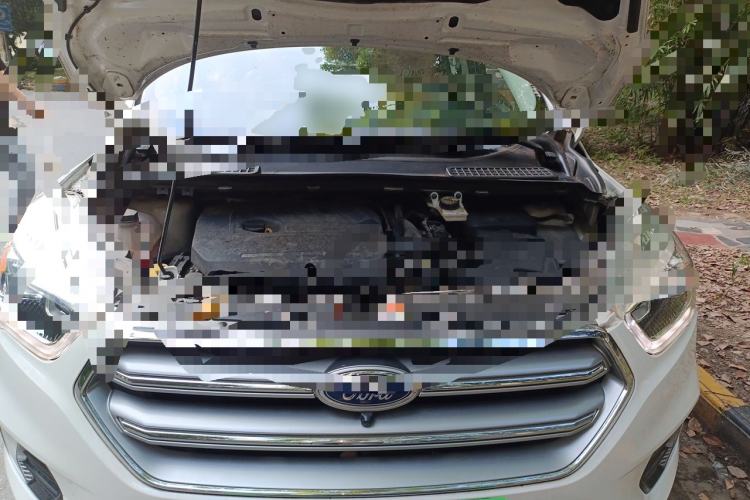 Used Ford Kuga 2017 EcoBoost 180 Two-Wheel-Drive Tiger Leap Model Engine Bay
