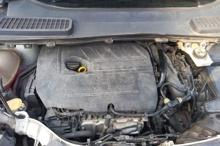 Used Ford Kuga 2017 EcoBoost 180 Two-Wheel-Drive Tiger Leap Model Engine Bay
