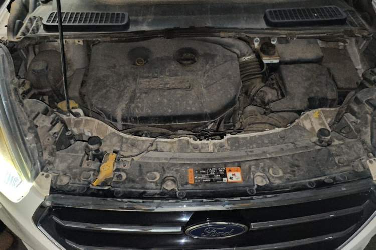 Used Ford Kuga 2017 EcoBoost 245 Four-Wheel-Drive Sport Model Engine Bay