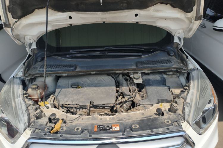 Used Ford Kuga 2017 EcoBoost 180 Two-Wheel-Drive Tiger Leap Model Engine Bay