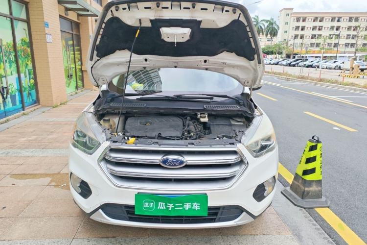 Used Ford Kuga 2017 EcoBoost 180 Two-Wheel-Drive Tiger Leap Model Engine Bay