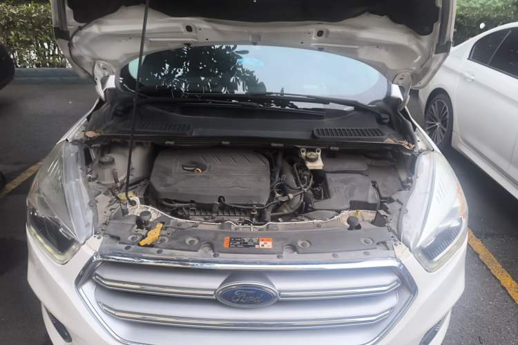 Used Ford Kuga 2017 EcoBoost 180 Two-Wheel-Drive Platinum Edition Engine Bay