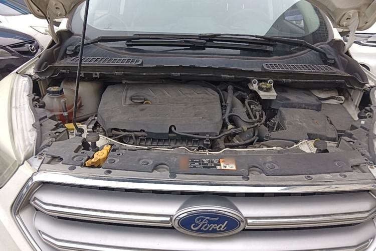 Used Ford Kuga 2017 EcoBoost 180 Two-Wheel-Drive Tiger Leap Model Engine Bay