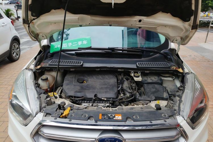 Used Ford Kuga 2017 EcoBoost 180 Two-Wheel-Drive Tiger Leap Model Engine Bay