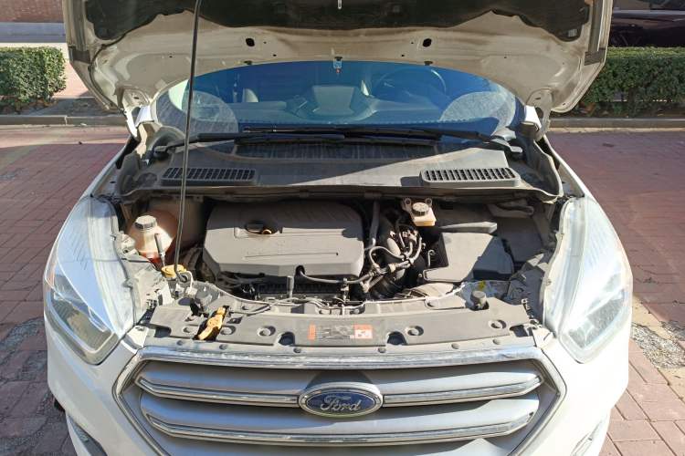 Used Ford Kuga 2017 EcoBoost 180 Four-Wheel Drive Luxury Wing Model Engine Bay