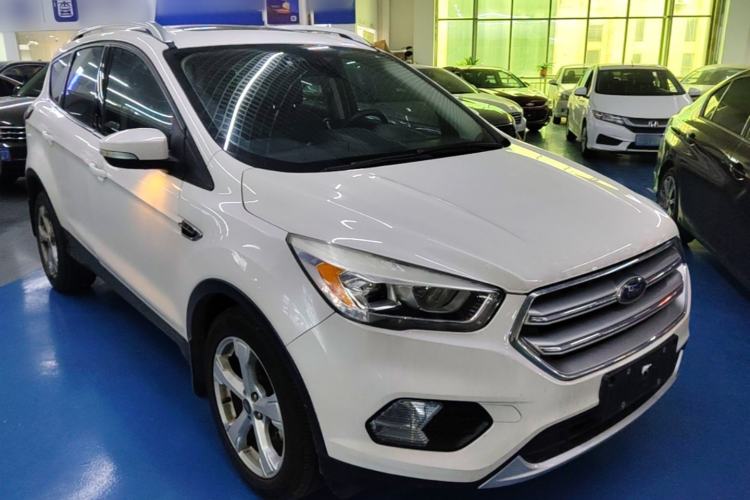 Used Ford Kuga 2017 EcoBoost 180 Two-Wheel-Drive Platinum Edition Exterior 1