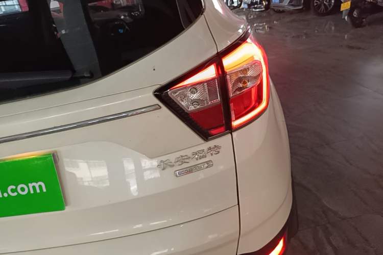 Used Ford Kuga 2017 EcoBoost 180 Two-Wheel-Drive Tiger Leap Model Exterior 3