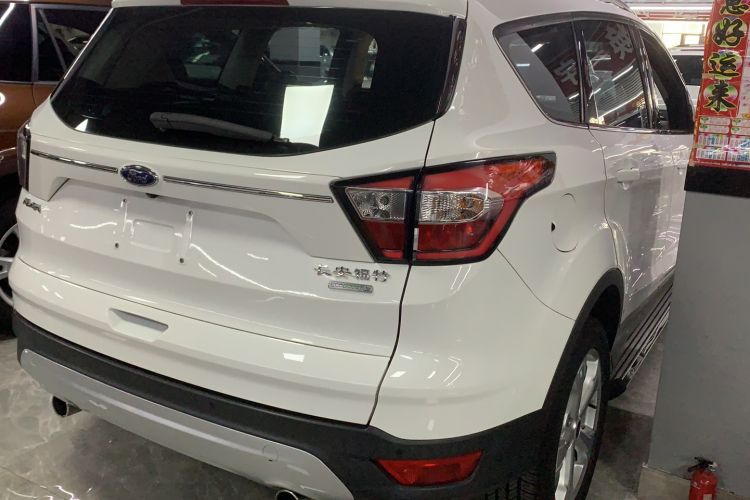 Used Ford Kuga 2017 EcoBoost 180 Two-Wheel-Drive Platinum Edition Exterior 3