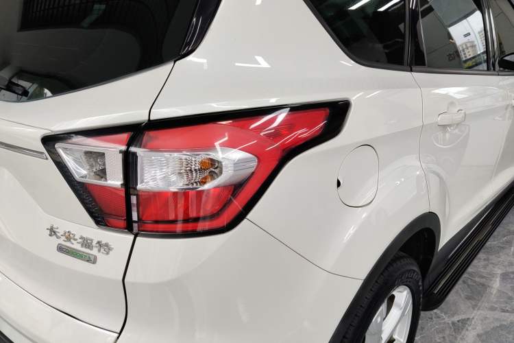 Used Ford Kuga 2017 EcoBoost 180 Two-Wheel-Drive Elite Trim Exterior 3