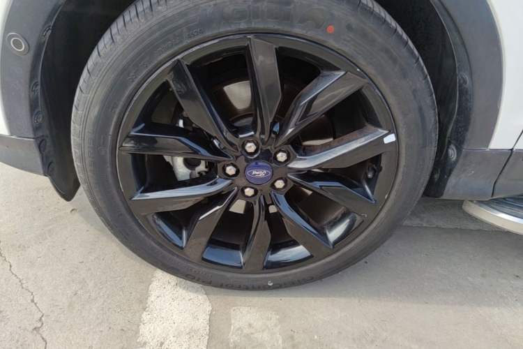 Used Ford Kuga 2017 EcoBoost 245 Four-Wheel-Drive Sport Model Exterior 4