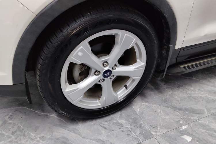 Used Ford Kuga 2017 EcoBoost 180 Two-Wheel-Drive Elite Trim Exterior 4