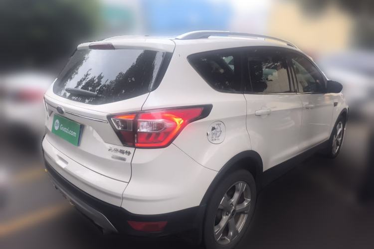 Used Ford Kuga 2017 EcoBoost 180 Two-Wheel-Drive Platinum Edition Exterior 5