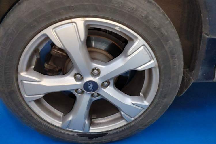 Used Ford Kuga 2017 EcoBoost 180 Two-Wheel-Drive Platinum Edition Exterior 5