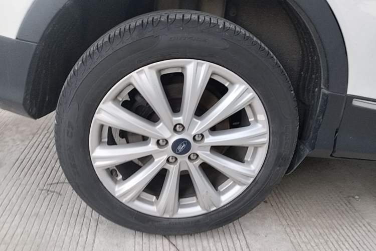 Used Ford Kuga 2017 EcoBoost 180 Four-Wheel Drive Luxury Wing Model Exterior 5