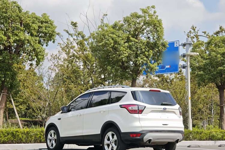 Used Ford Kuga 2017 EcoBoost 180 Two-Wheel-Drive Platinum Edition Exterior 7