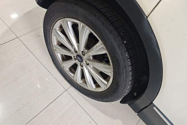 Used Ford Kuga 2017 EcoBoost 180 Two-Wheel-Drive Luxury Wing Edition Exterior 8