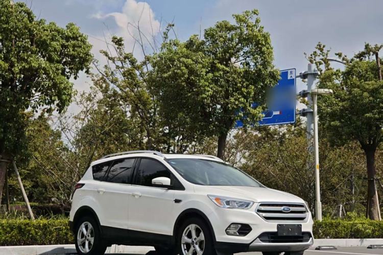Used Ford Kuga 2017 EcoBoost 180 Two-Wheel-Drive Platinum Edition Exterior 8