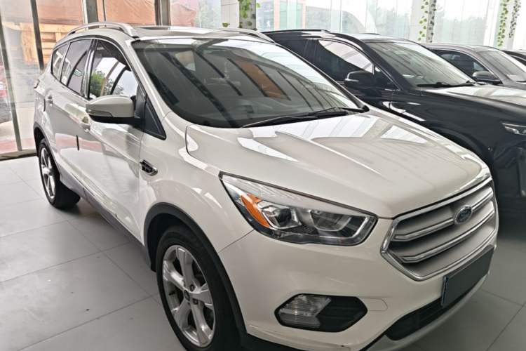 Used Ford Kuga 2017 EcoBoost 180 Two-Wheel-Drive Tiger Leap Model Front Right 45 Deg