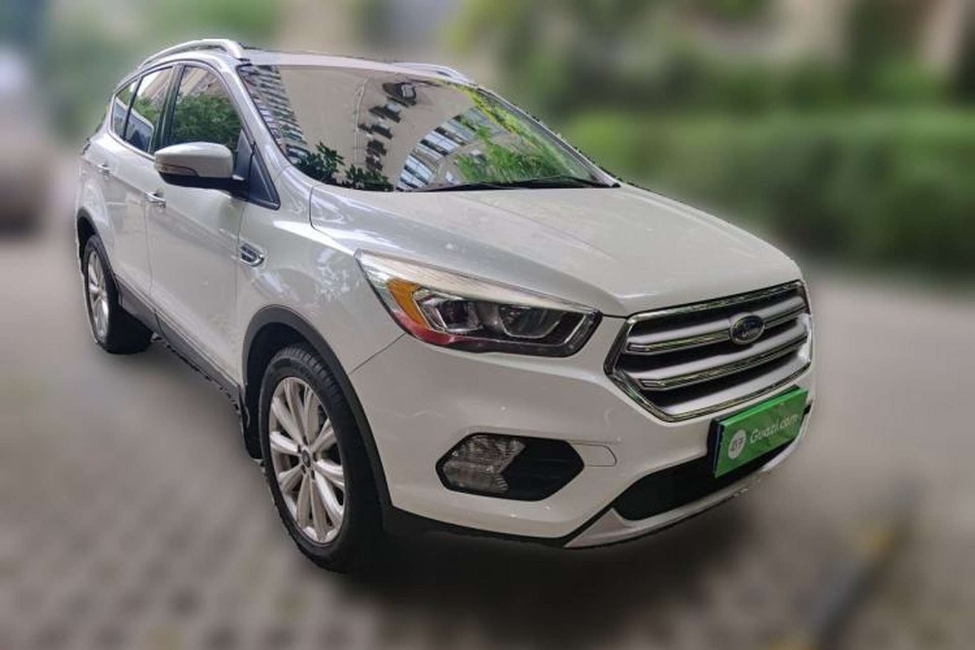 Used Ford Kuga 2017 EcoBoost 180 Two-Wheel-Drive Luxury Wing Edition Front Right 45 Deg