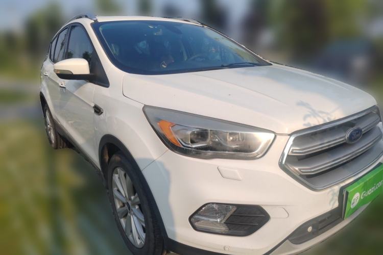 Used Ford Kuga 2017 EcoBoost 180 Two-Wheel-Drive Luxury Wing Edition Front Right 45 Deg