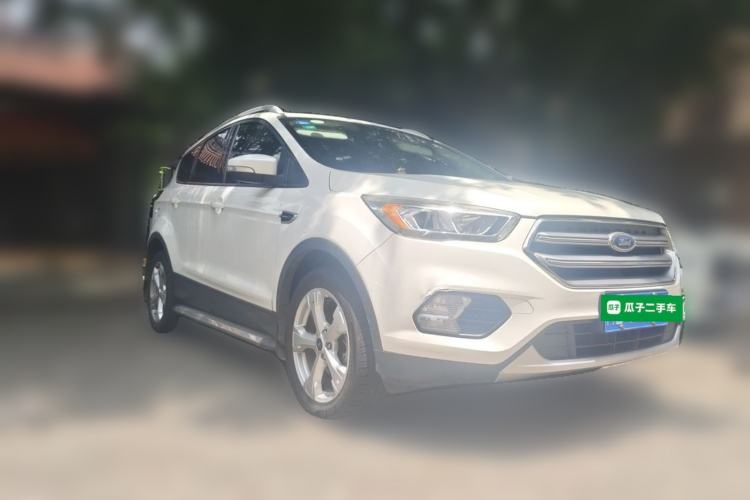 Used Ford Kuga 2017 EcoBoost 180 Two-Wheel-Drive Luxury Wing Edition Front Right 45 Deg