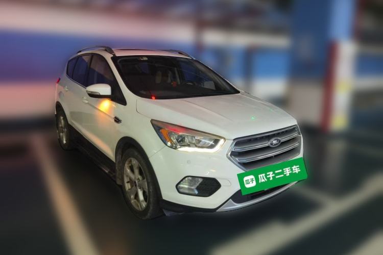 Used Ford Kuga 2017 EcoBoost 180 Two-Wheel-Drive Platinum Edition Front Right 45 Deg
