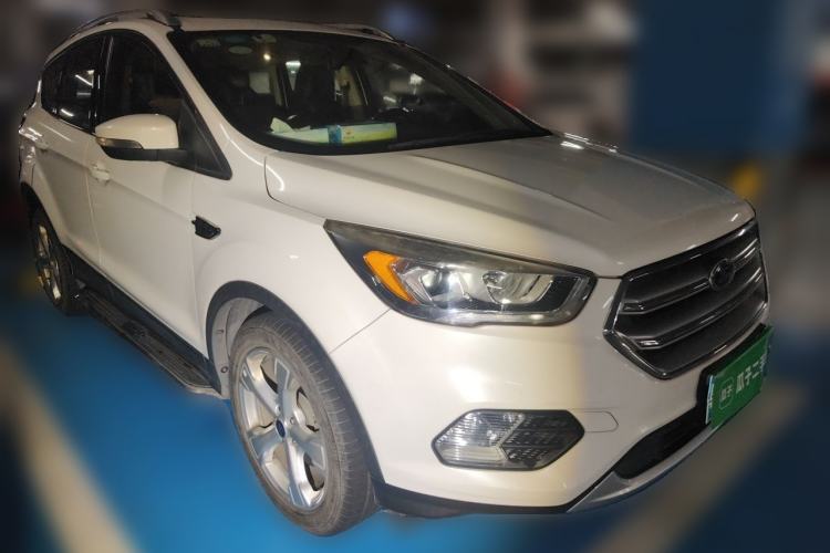 Used Ford Kuga 2017 EcoBoost 180 Two-Wheel-Drive Platinum Edition Front Right 45 Deg