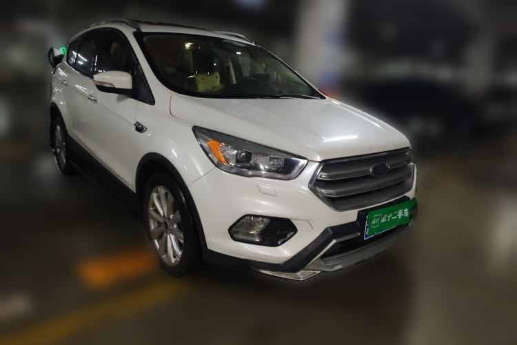 Used Ford Kuga 2017 EcoBoost 180 Two-Wheel-Drive Luxury Wing Edition Front Right 45 Deg