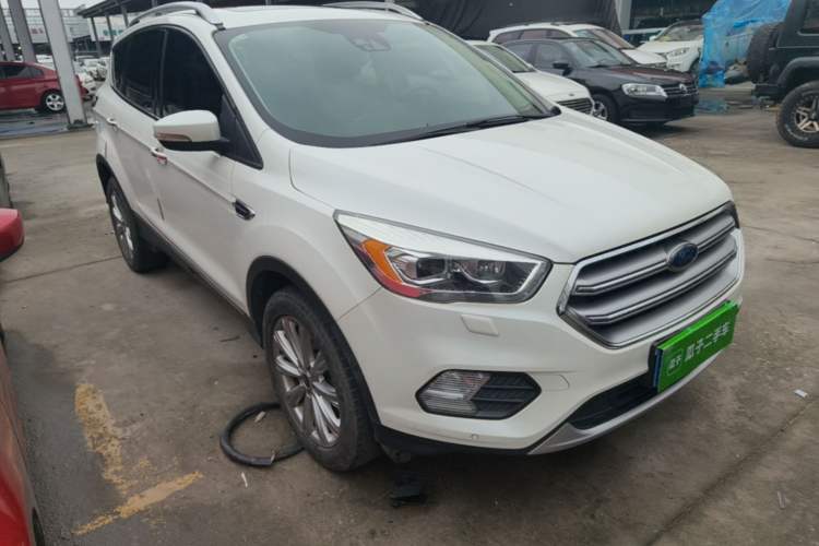 Used Ford Kuga 2017 EcoBoost 180 Four-Wheel Drive Titanium Edition Front Right 45 Deg