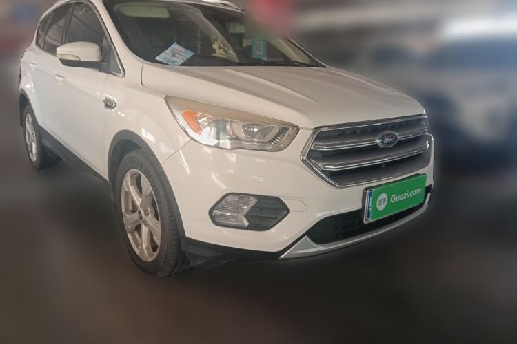 Used Ford Kuga 2017 EcoBoost 180 Two-Wheel-Drive Platinum Edition Front Right 45 Deg