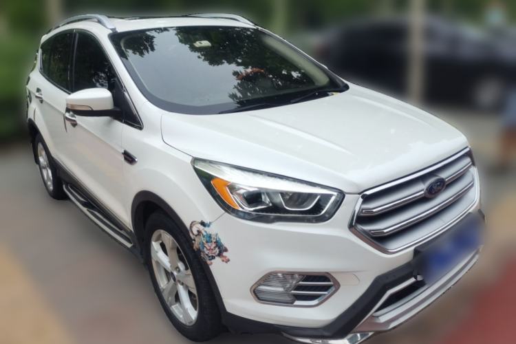 Used Ford Kuga 2017 EcoBoost 180 Two-Wheel-Drive Platinum Edition Front Right 45 Deg
