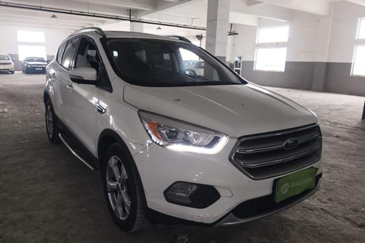 Used Ford Kuga 2017 EcoBoost 180 Two-Wheel-Drive Platinum Edition Front Right 45 Deg