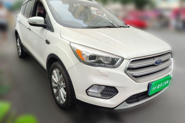 Used Ford Kuga 2017 EcoBoost 180 Two-Wheel-Drive Luxury Wing Edition Front Right 45 Deg