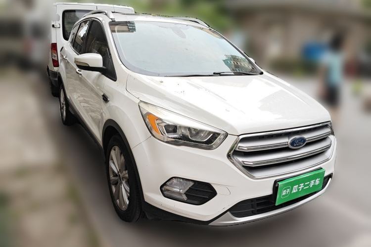 Used Ford Kuga 2017 EcoBoost 180 Two-Wheel-Drive Luxury Wing Edition Front Right 45 Deg