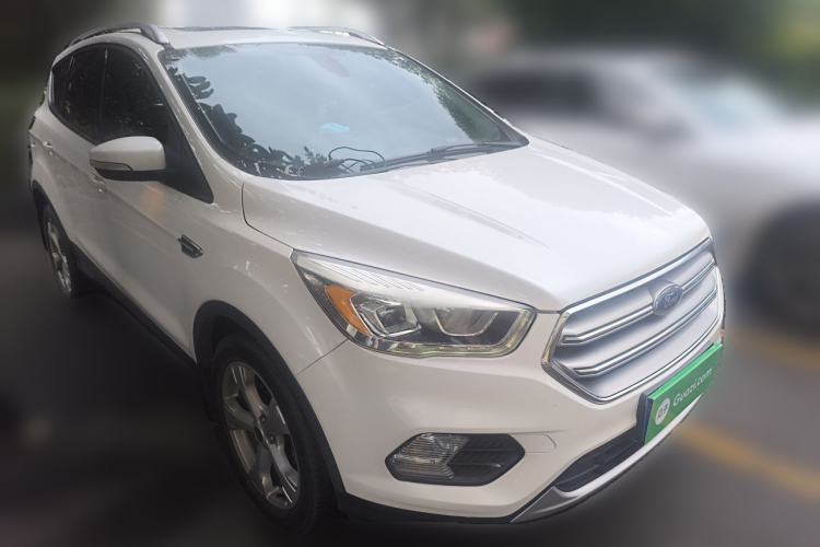 Used Ford Kuga 2017 EcoBoost 180 Two-Wheel-Drive Platinum Edition Front Right 45 Deg