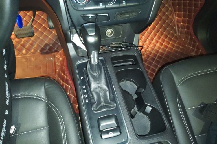 Used Ford Kuga 2017 EcoBoost 180 Two-Wheel-Drive Platinum Edition Gear Lever