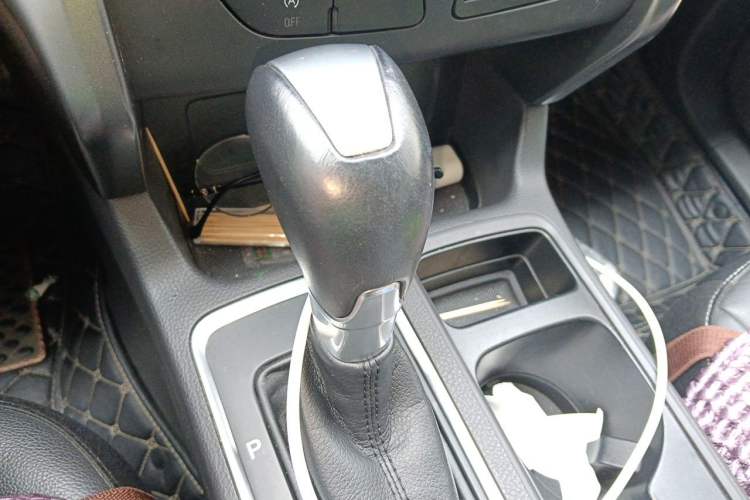 Used Ford Kuga 2017 EcoBoost 180 Two-Wheel-Drive Tiger Leap Model Gear Lever