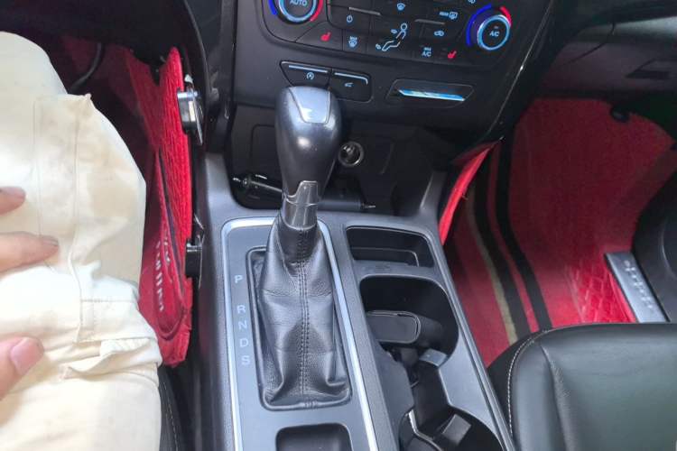 Used Ford Kuga 2017 EcoBoost 245 4x4 Prestige Edition Gear Lever