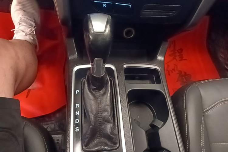 Used Ford Kuga 2017 EcoBoost 180 Two-Wheel-Drive Tiger Leap Model Gear Lever