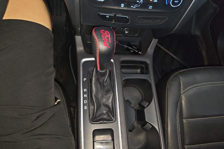 Used Ford Kuga 2017 EcoBoost 180 Two-Wheel-Drive Tiger Leap Model Gear Lever