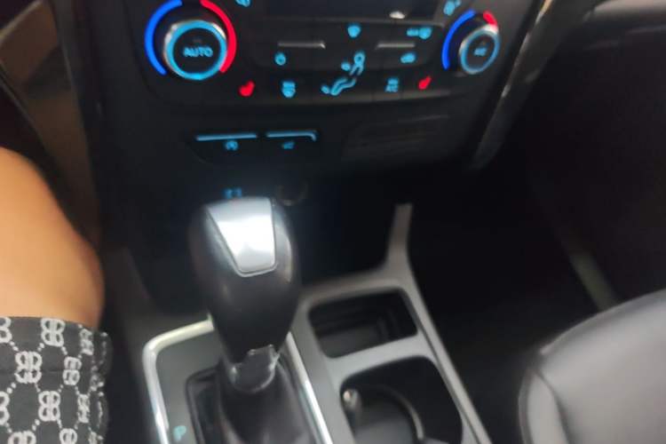Used Ford Kuga 2017 EcoBoost 245 4x4 Prestige Edition Gear Lever