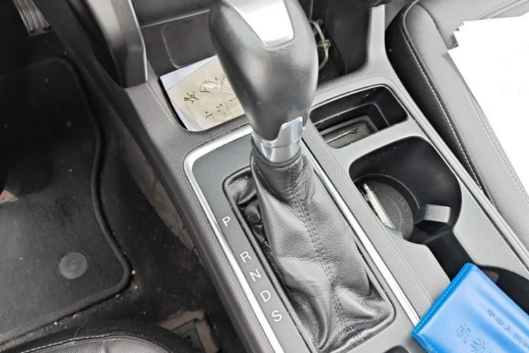 Used Ford Kuga 2017 EcoBoost 180 Two-Wheel-Drive Tiger Leap Model Gear Lever