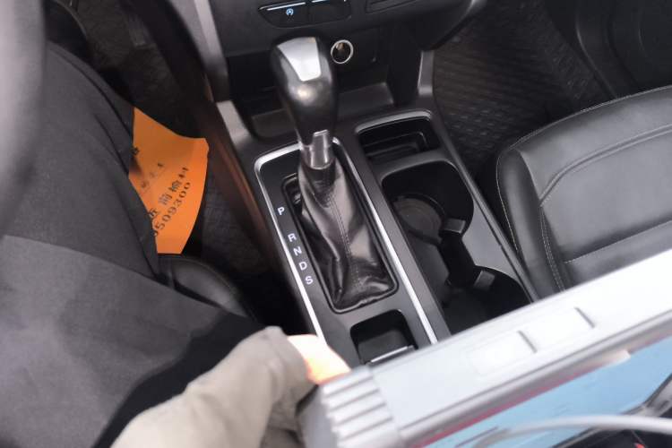 Used Ford Kuga 2017 EcoBoost 245 Four-Wheel Drive Platinum Edition Gear Lever