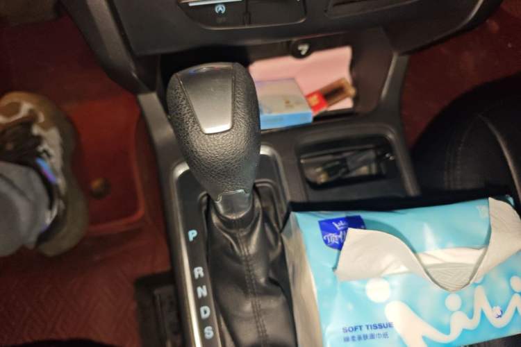 Used Ford Kuga 2017 EcoBoost 180 Two-Wheel-Drive Elite Trim Gear Lever